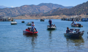 boaters getting ready for fishing